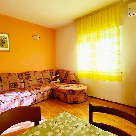 Apartment Era Near The Brodarica (Sibenik-Knin)
