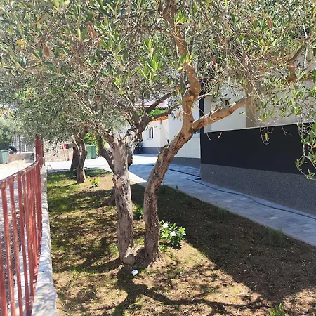 Era Near The Lägenhet Brodarica (Sibenik-Knin)