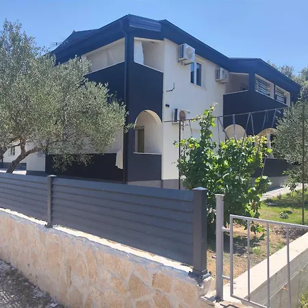 Lägenhet Era Near The *